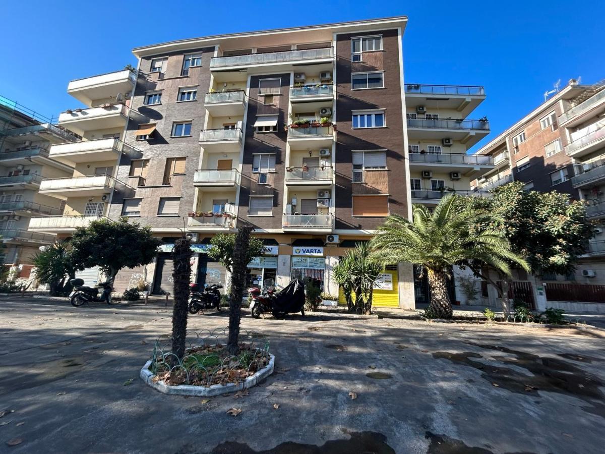 Lungotevere Bed&Bike Рим Екстериор снимка
